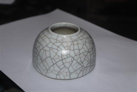 A Chinese crackleware brush washer